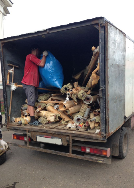 Команда профессионалов по вывозу мусора